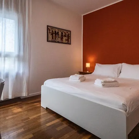 Ermes Di Colloredo 34 A 아파트