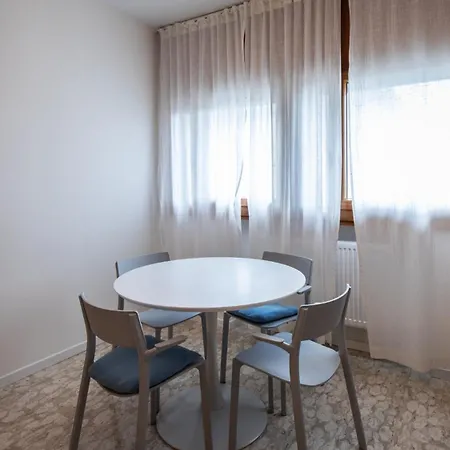 Lägenhet Ermes Di Colloredo 34 A *